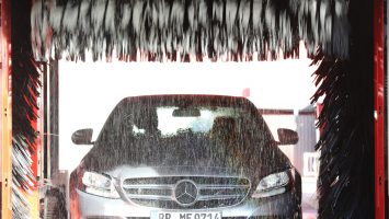 cw-washing-car